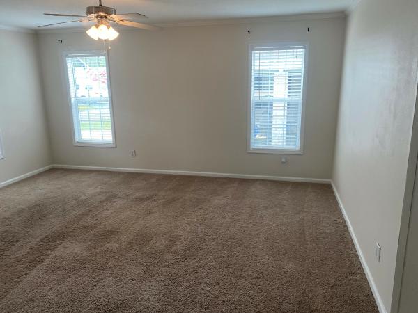 2018 Champion SIG4523A 2BED/DEN Mobile Home