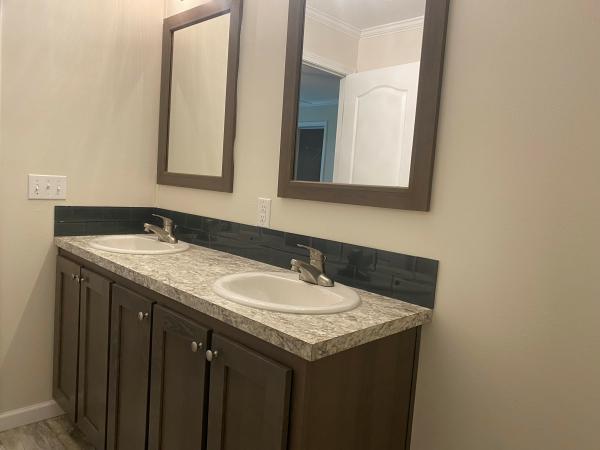 2018 Champion SIG4523A 2BED/DEN Mobile Home