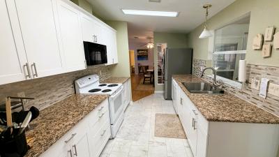 Photo 5 of 23 of home located at 9273 W Forest View Drive Homosassa, FL 34448
