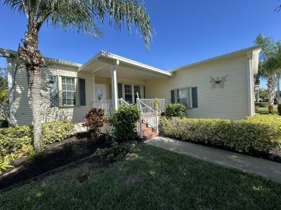 Photo 2 of 24 of home located at 1139 West Lakeview Drive Sebastian, FL 32958