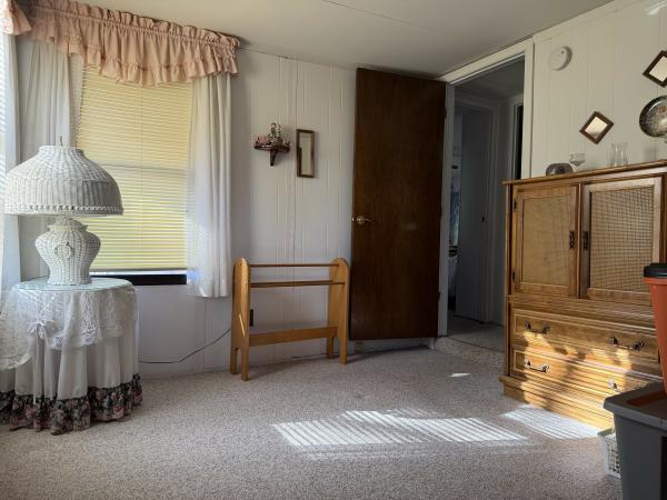 1978 Holly Park 6028800 Mobile Home