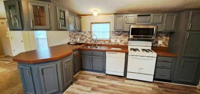 Photo 4 of 13 of home located at 809 Bridge Street Lynwood, IL 60411