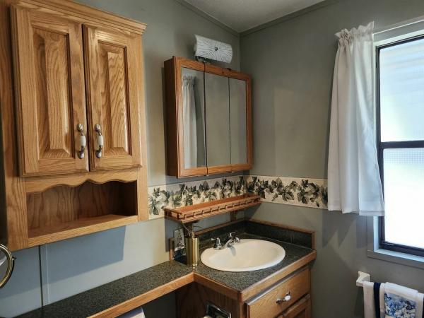 Photo 1 of 2 of home located at 11 Lakeview Dr. Fruitland Park, FL 34731