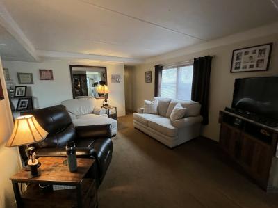 Photo 4 of 15 of home located at 5014 Forburg Ct Sterling Heights, MI 48310