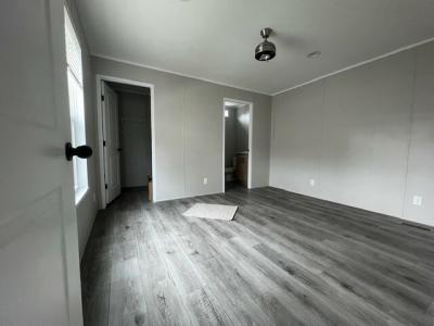 Photo 4 of 6 of home located at 2672 Cour Regis Saint Clair, MI 48079