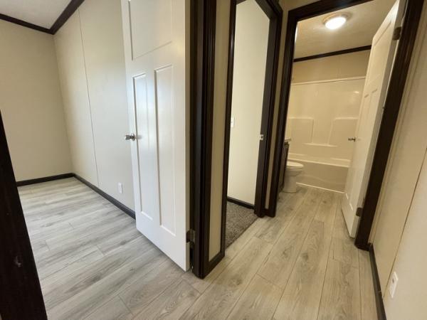 2023 Skyline - Sugar Creek Mobile Home