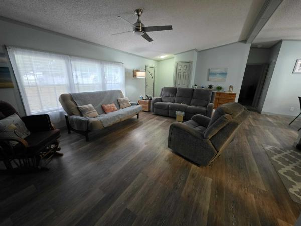 1993 Commodore   Home