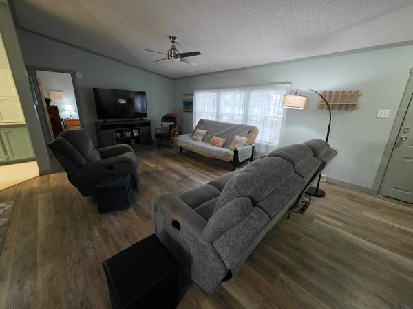 1993 Commodore   Home