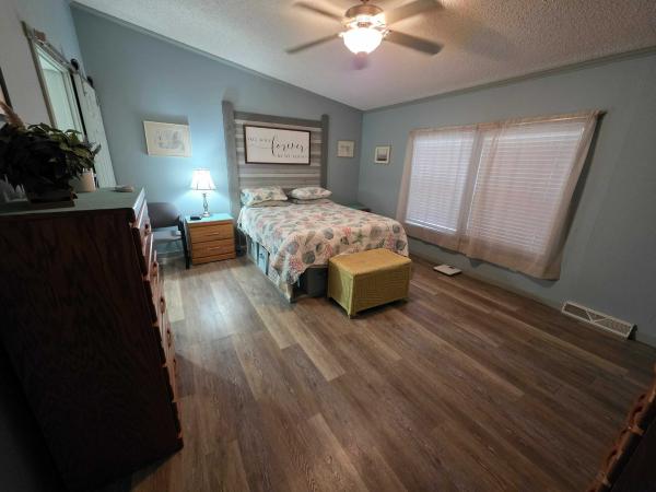 1993 Commodore   Home