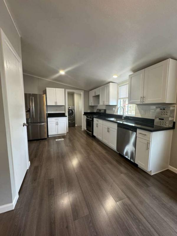 2002 Eaton Mobile Home