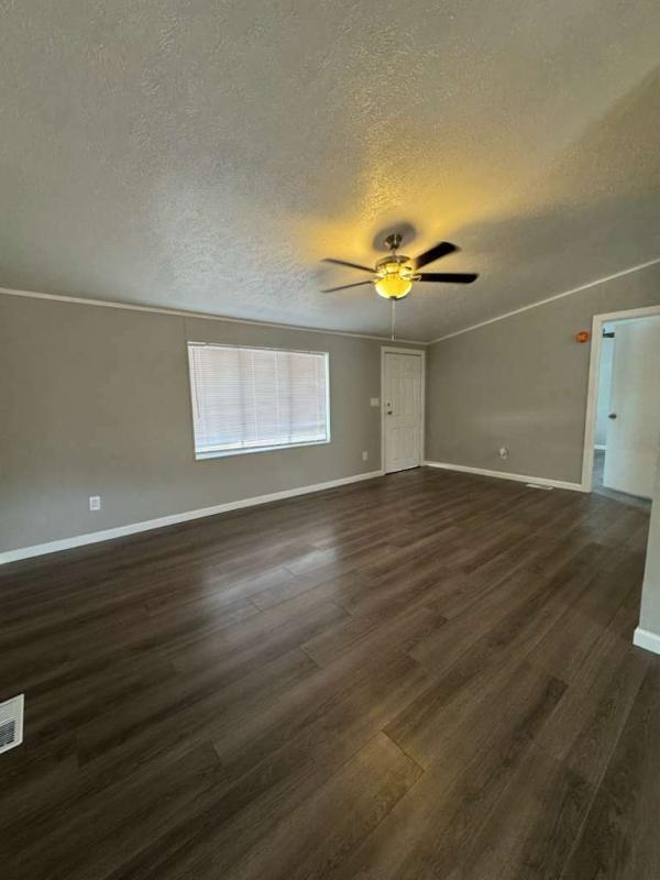 2002 Eaton Mobile Home