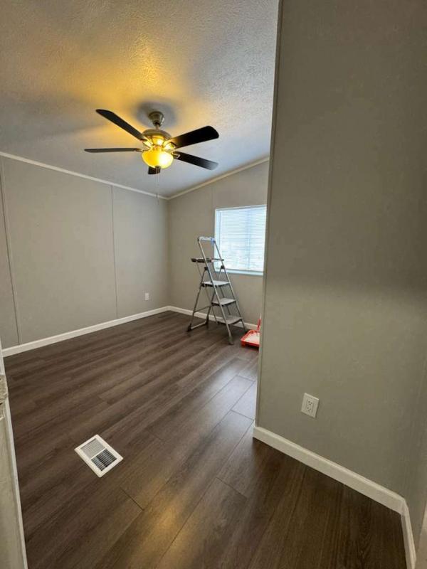 2002 Eaton Mobile Home