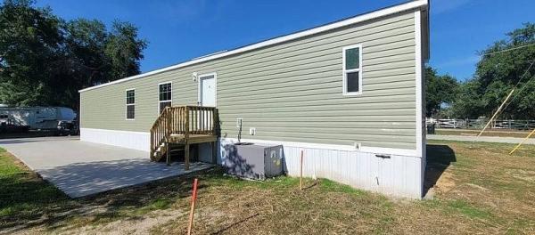 Photo 1 of 2 of home located at 201 Fish Haven Rd. Auburndale, FL 33823