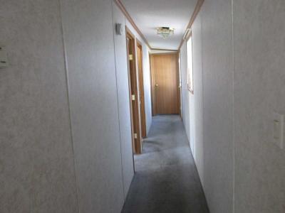 Photo 5 of 11 of home located at 6007 S Canterbury Pl Sioux Falls, SD 57106