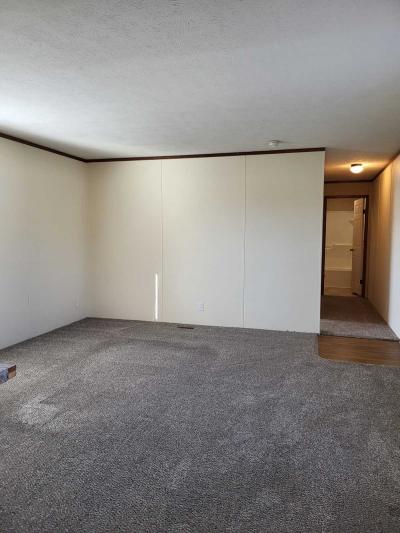 Photo 4 of 12 of home located at 1874 Armstrong Blvd #49 Milford, MI 48381