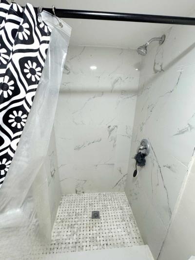 Photo 5 of 13 of home located at 16416 Us 19 N Clearwater, FL 33764