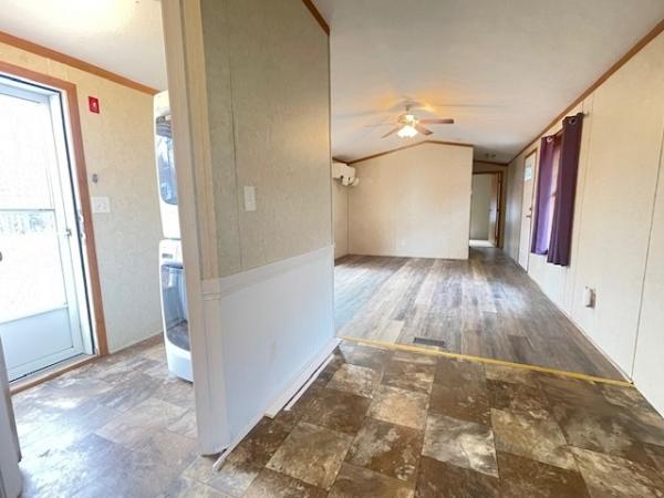 2016 Commodore Mobile Home