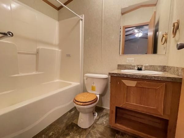 2016 Commodore Mobile Home