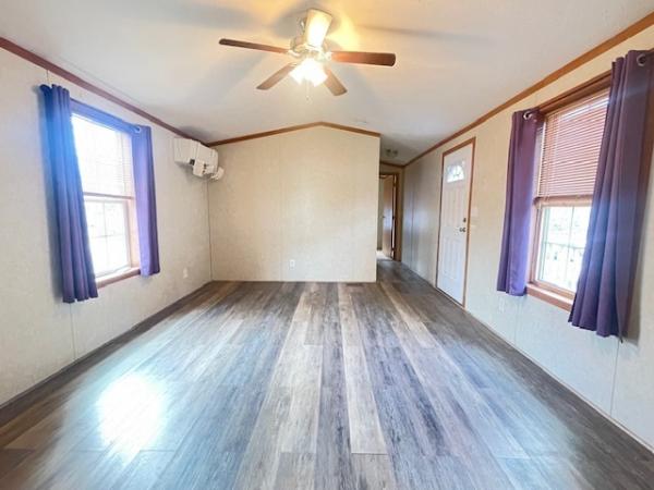 2016 Commodore Mobile Home