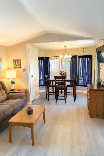 Photo 4 of 17 of home located at 11911 66th St.n Largo, FL 33773