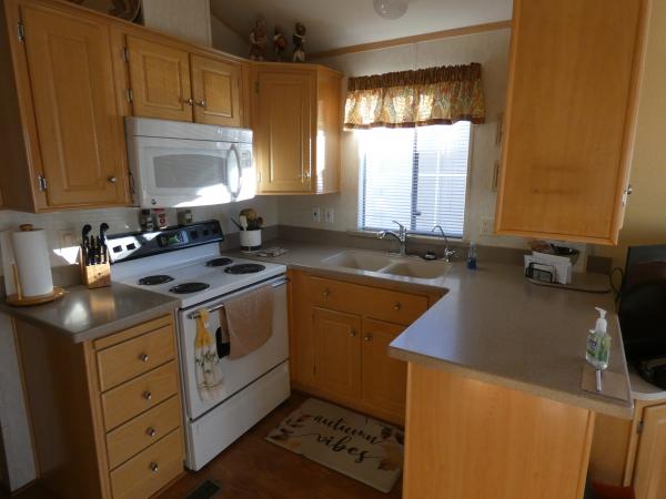 2000 CAVCO Mobile Home