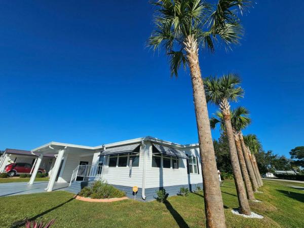 Photo 1 of 2 of home located at 613 Wilderness Circle Sebring, FL 33872