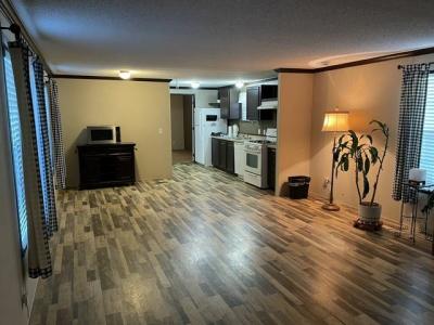 Photo 4 of 18 of home located at 918 Fernwood Dr. Lockport, NY 14094