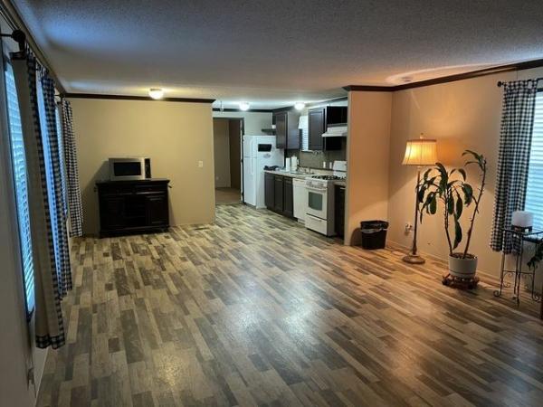 2015 Mojave 6763B Mobile Home