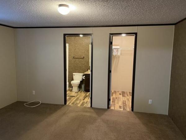 2015 Mojave 6763B Mobile Home