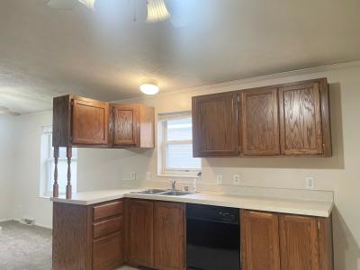 Photo 4 of 18 of home located at 6179 Willow Spring White Lake, MI 48383