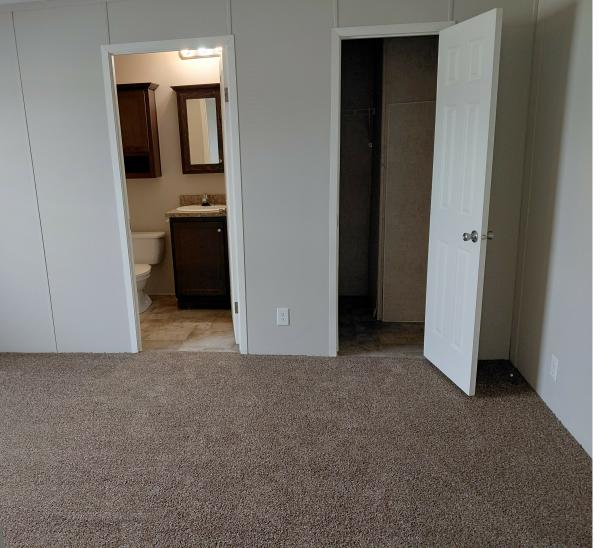 2018 Redman RA1670215 Mobile Home