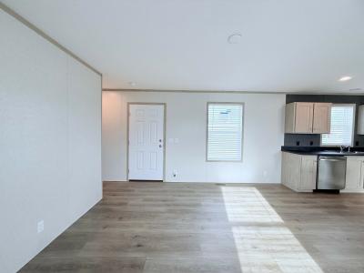 Photo 5 of 31 of home located at 52758 S Yorktown Court #176 Chesterfield, MI 48051