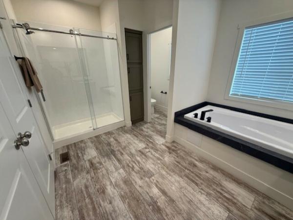 2025 71HIP28563CH25 Mobile Home