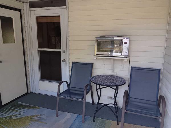 1990 Manufactured Home