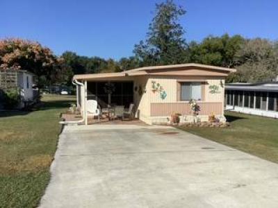 Mobile Home at 12702 Sunset Harbor Rd Lot 39 Weirsdale, FL 32195