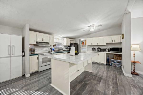 Photo 1 of 2 of home located at 125 Los Robles Arlington, TX 76006