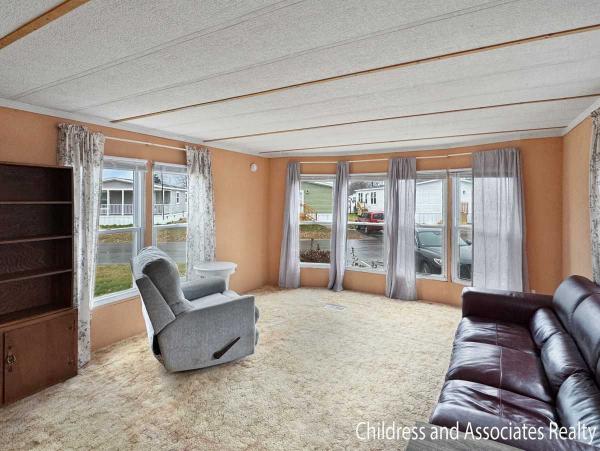 1976 VICTORIAN Mobile Home