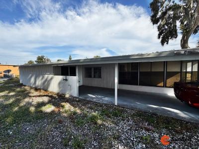 Photo 4 of 20 of home located at 10550 Holloway Drive, Lot 12 Leesburg, FL 34748