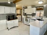 1987 Bayshore Manufactured Home