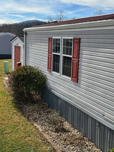 Photo 3 of 32 of home located at 5 Stoli Drive Arden, NC 28704