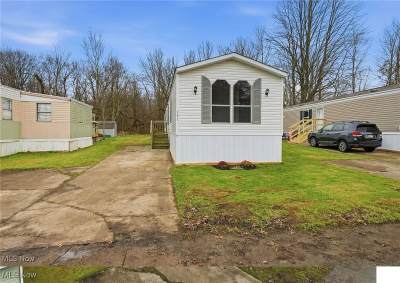 Photo 3 of 22 of home located at 3583 Austin Rd. Lot 131 Geneva, OH 44041