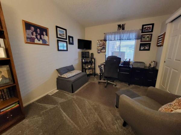 1994 Hallmark Manufactured Home