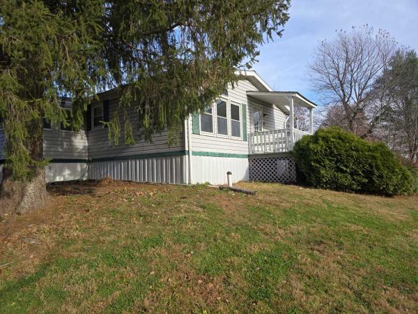 Photo 1 of 2 of home located at 1009 Redwood Dr Brienigsville, PA 18031