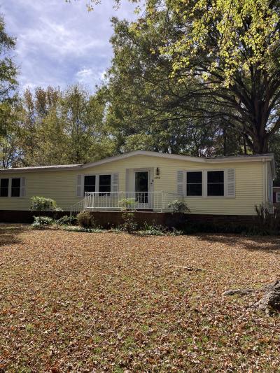 Photo 4 of 26 of home located at 4719 Baleville Drive Charlotte, NC 28227