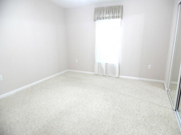 2005 Homes of Merit T17205 Mobile Home