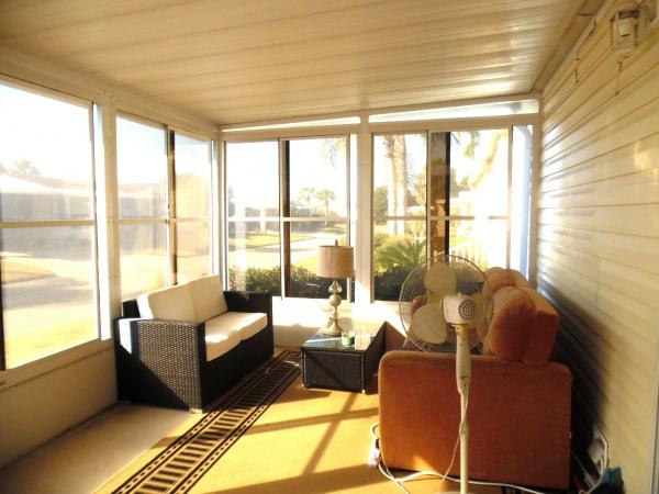 2005 Homes of Merit T17205 Mobile Home