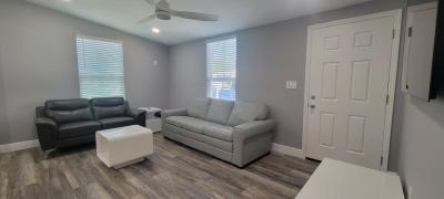 Photo 4 of 12 of home located at 5507 R.d. Avenue Orlando, FL 32822