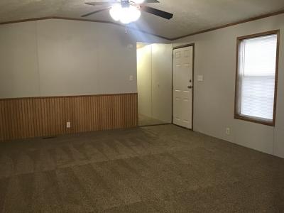 Photo 4 of 9 of home located at 6912 Autumn Chase Fort Wayne, IN 46818