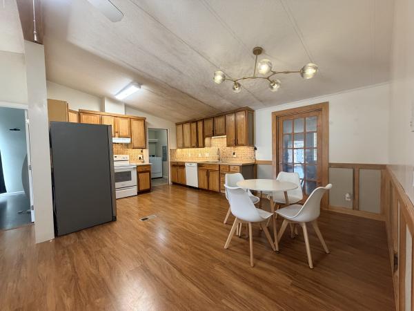 1985 Fleetwood Greenhill Mobile Home