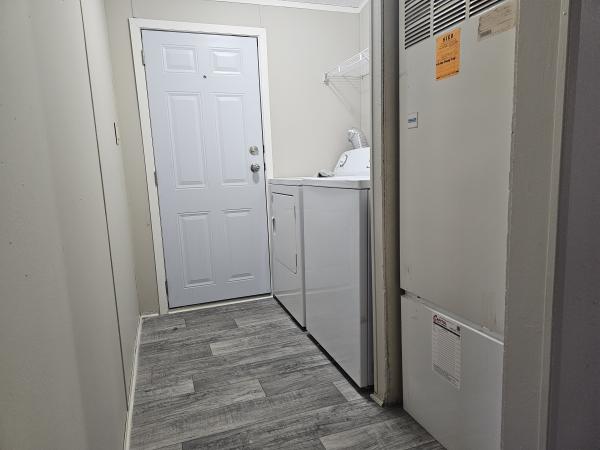 1997 Holly Park Mobile Home